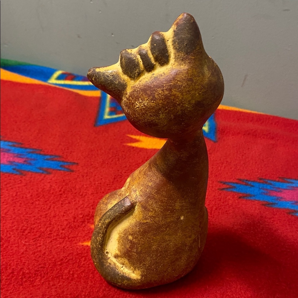 Vintage Terracotta / Clay Folk Art Cat Figurine - Picture 4 of 8